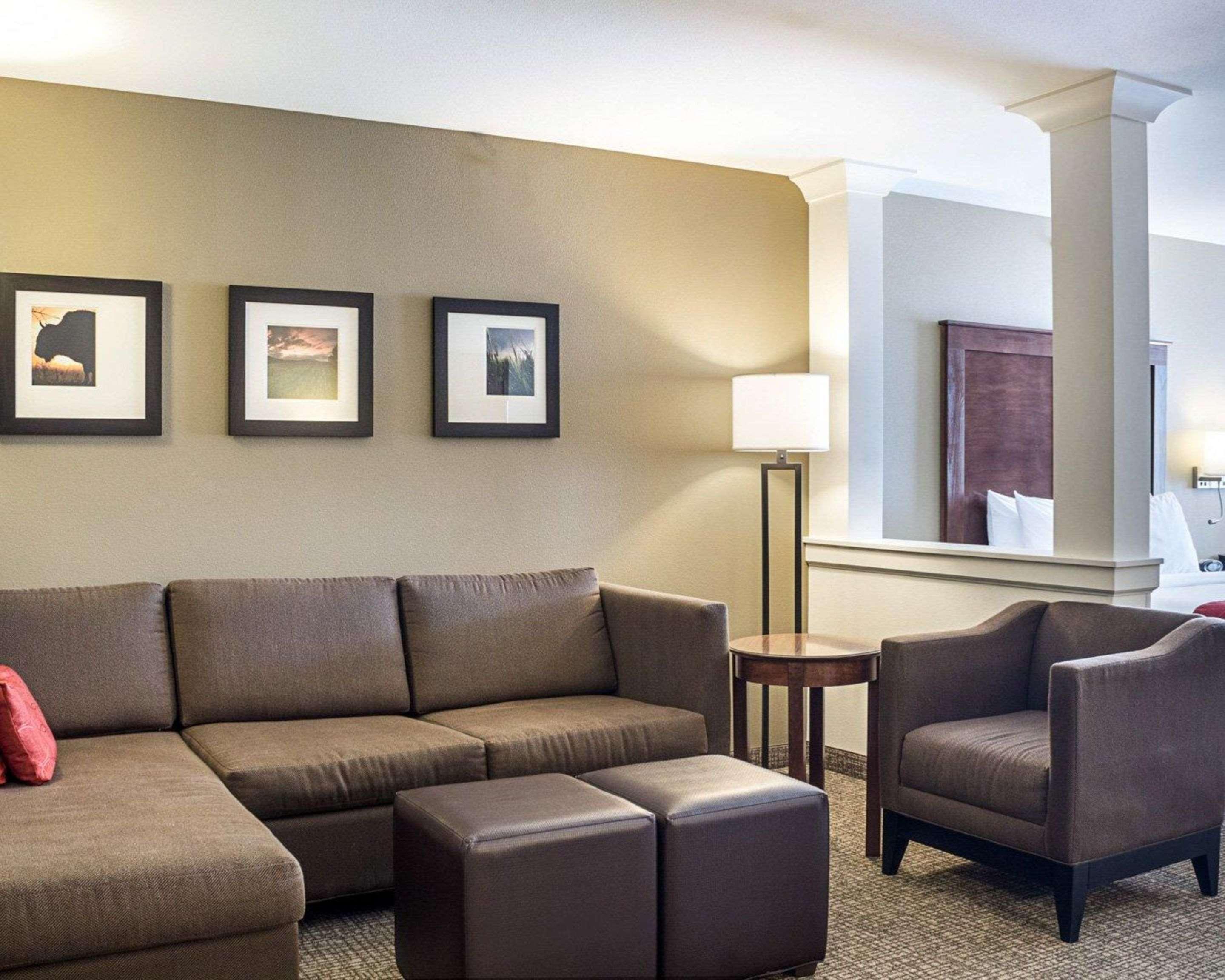 Comfort Suites Fargo Medical Center Екстериор снимка
