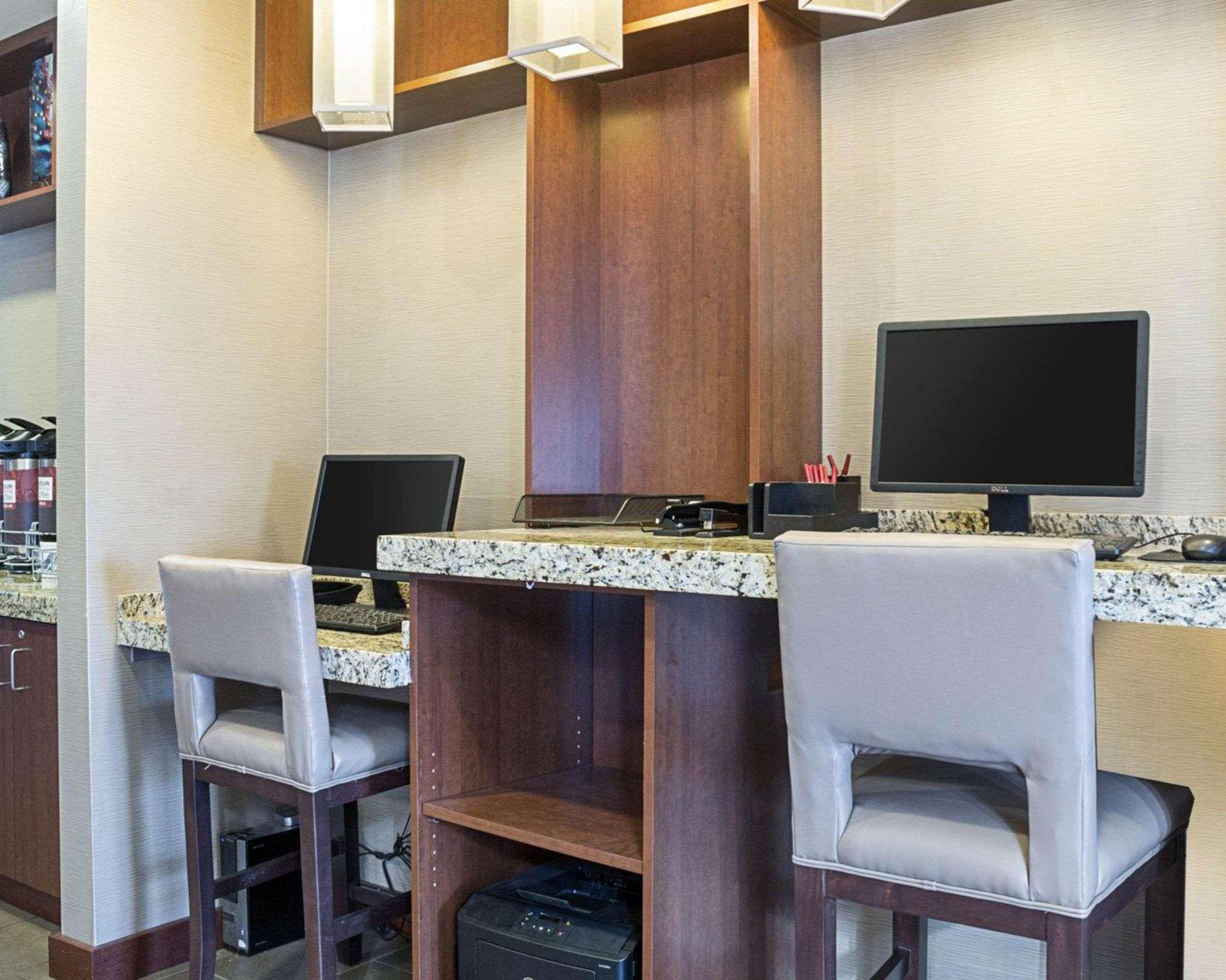 Comfort Suites Fargo Medical Center Екстериор снимка