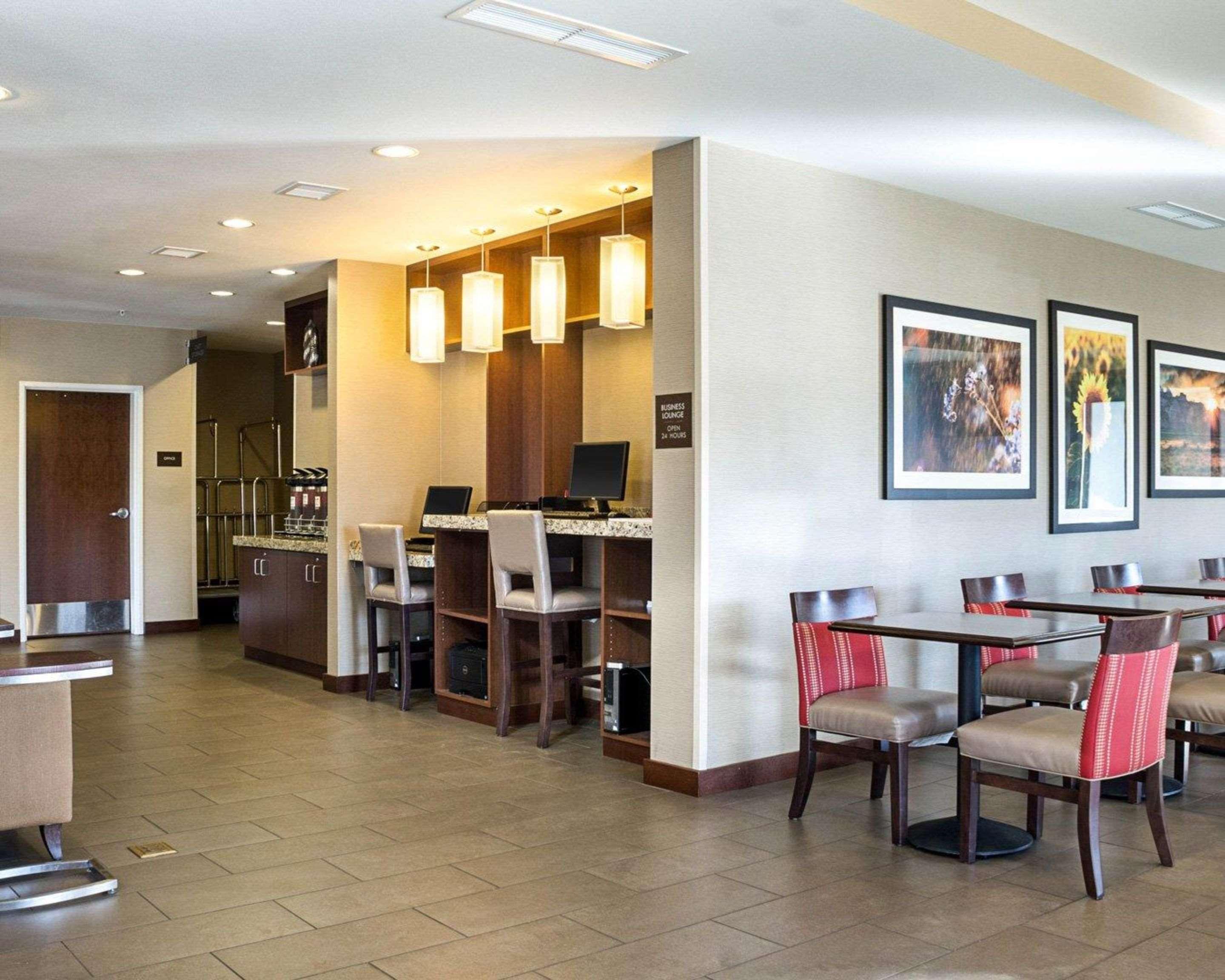 Comfort Suites Fargo Medical Center Екстериор снимка