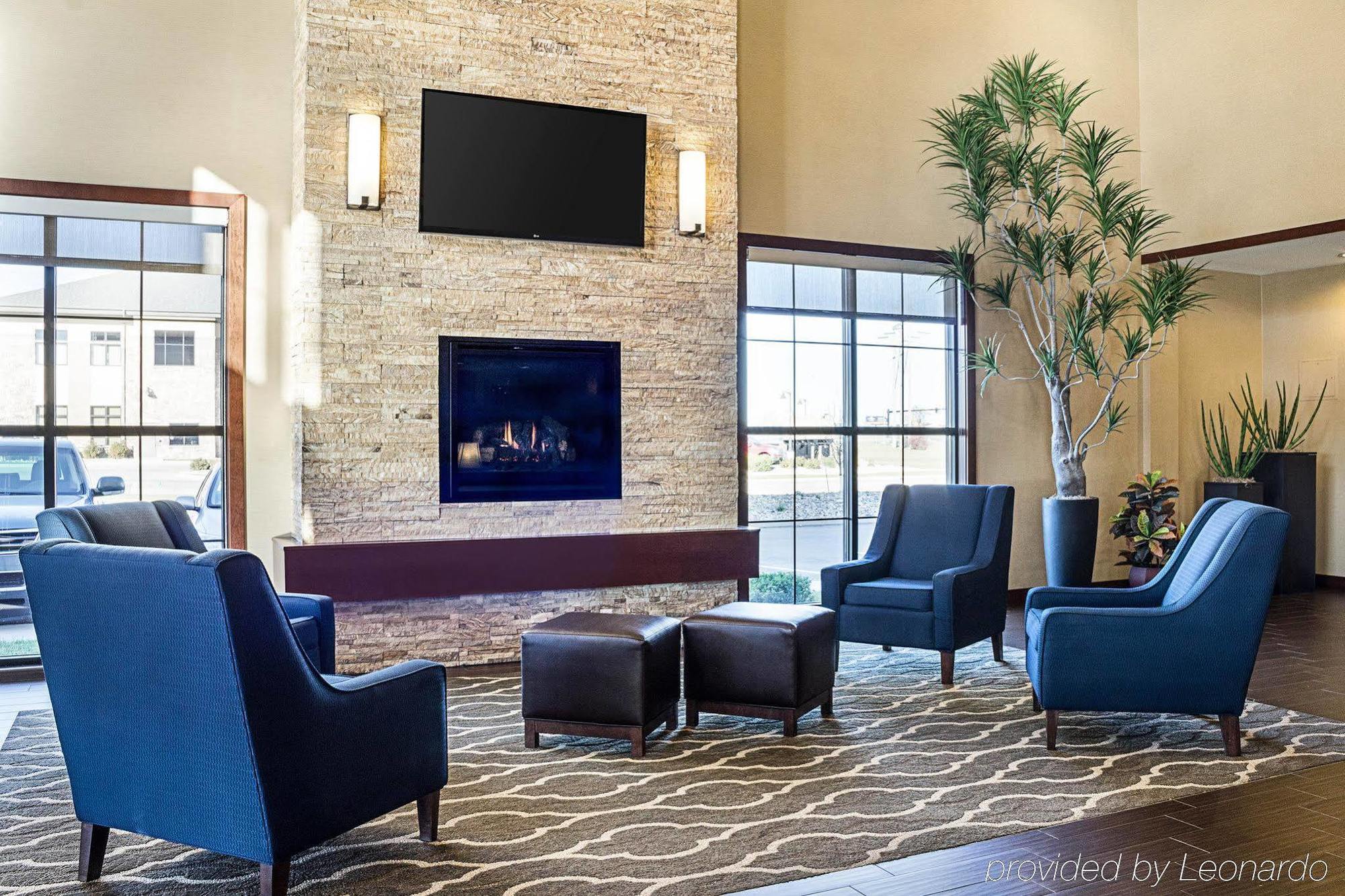 Comfort Suites Fargo Medical Center Екстериор снимка