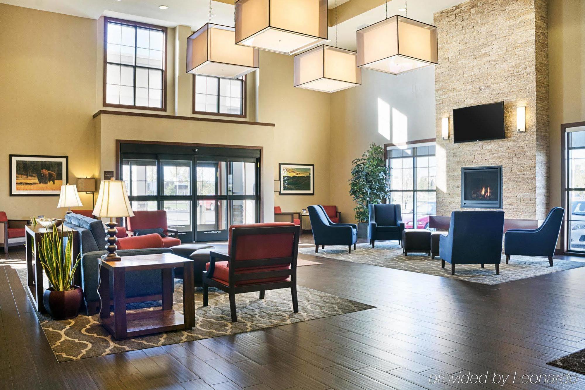 Comfort Suites Fargo Medical Center Екстериор снимка