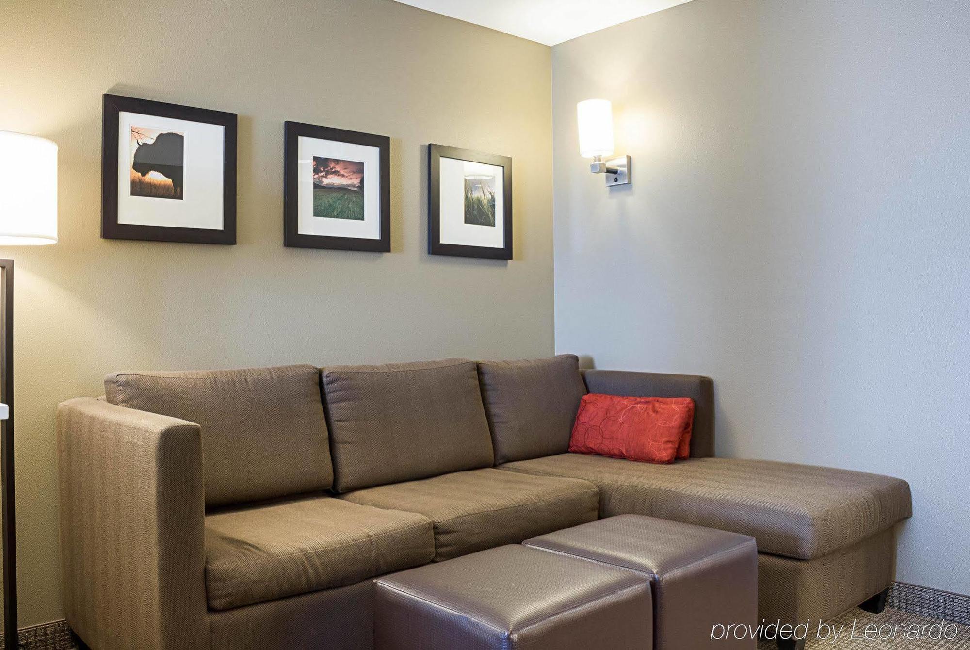 Comfort Suites Fargo Medical Center Екстериор снимка
