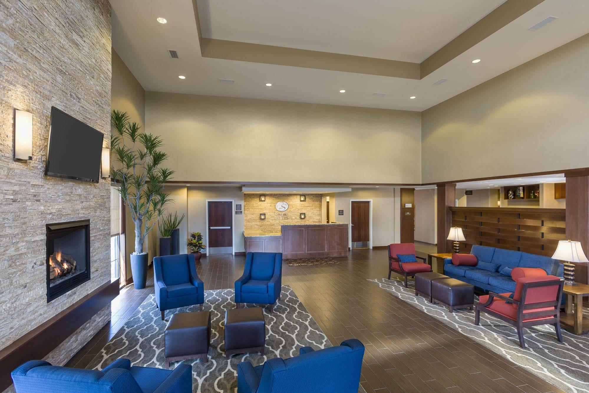 Comfort Suites Fargo Medical Center Екстериор снимка